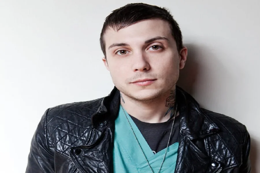 Frank Iero Height